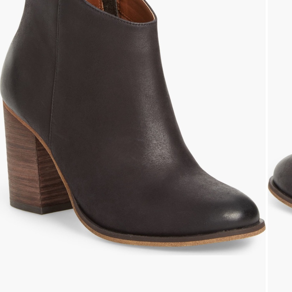 BP. BP Lance Leather Graphite Block Heel Bootie. Size 9